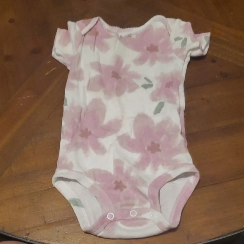 🐻 Carter's Pink Floral Bodysuit